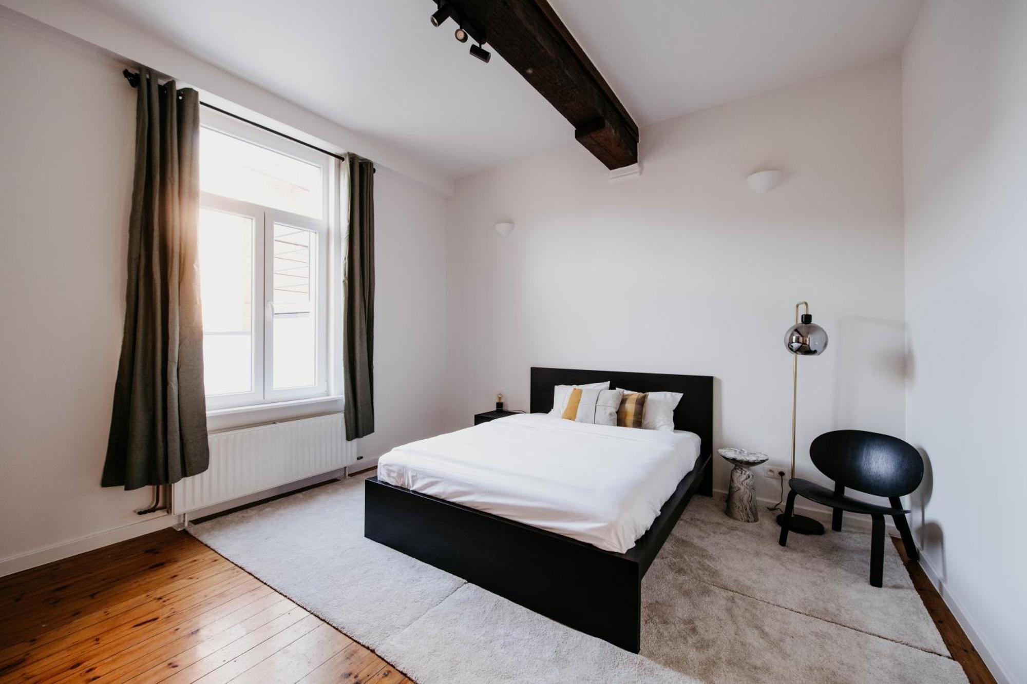 Gorgeous Duplex In Old Centre Anvers