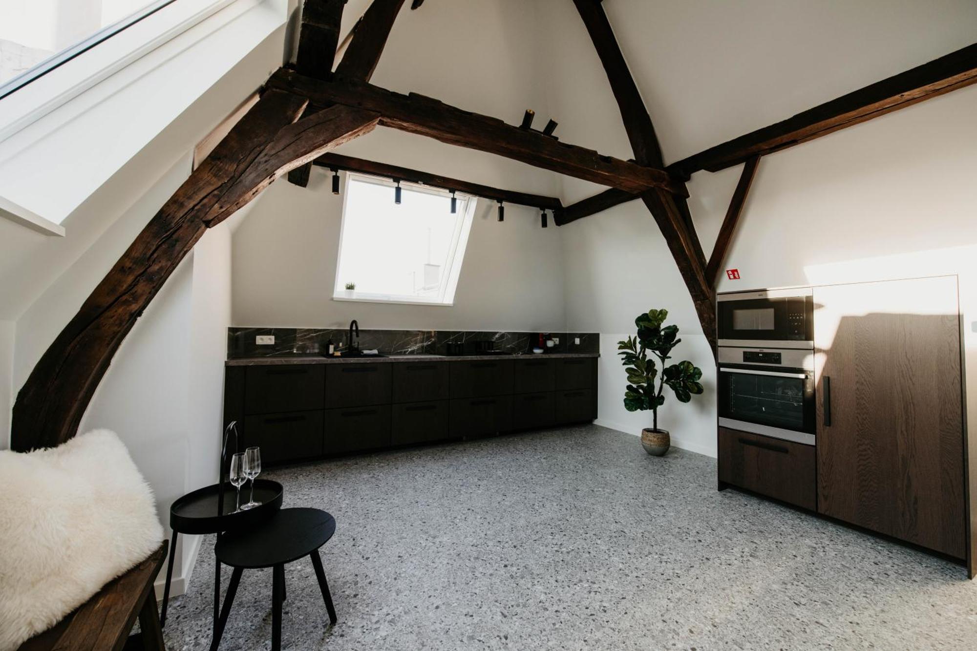 Gorgeous Duplex In Old Centre Apartment *