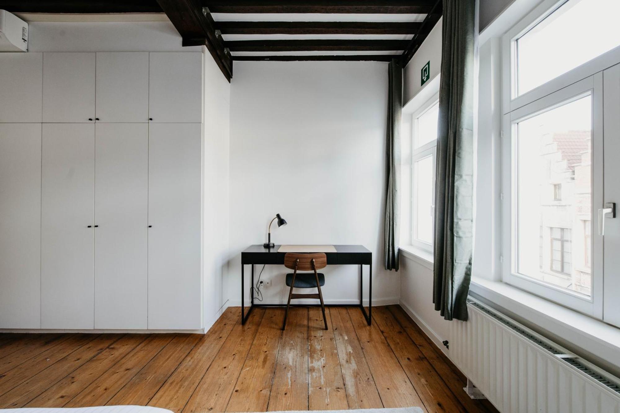 Gorgeous Duplex In Old Centre Apartment *