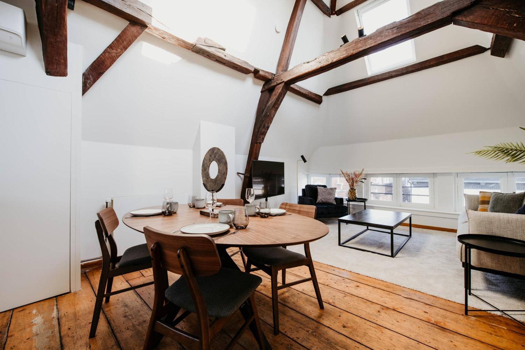 Gorgeous Duplex In Old Centre Apartment